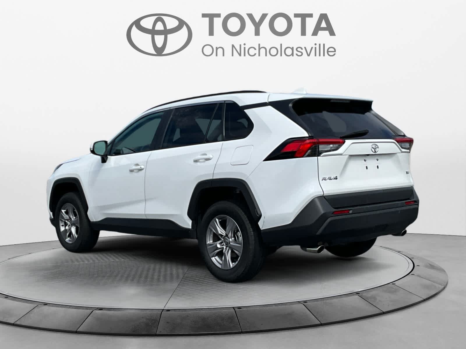 Used 2025 Toyota RAV4 XLE FWD image 3
