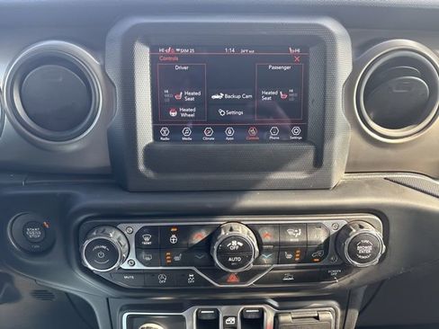 Used 2021 Jeep Gladiator Sport image 14