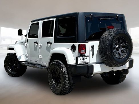 Used 2016 Jeep Wrangler Unlimited Sahara AWD/4WD image 4