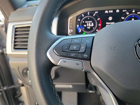 Certified 2022 Volkswagen Atlas Cross Sport SE image 19