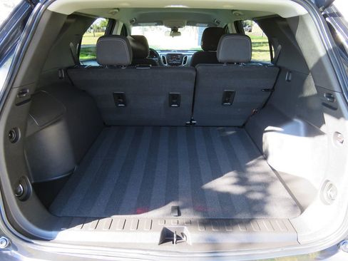 Used 2022 Chevrolet Equinox LS w/ LS Convenience Package image 6