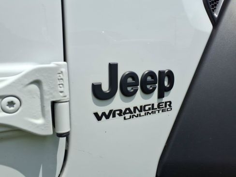 Used 2022 Jeep Wrangler Unlimited Sport AWD/4WD image 7
