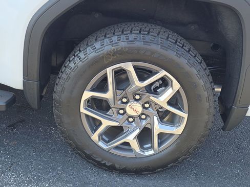 New 2026 GMC Sierra 1500 SLT w/ SLT Premium Plus Package image 7