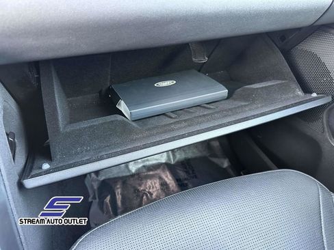 Used 2024 Land Rover Discovery S image 36