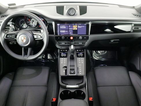 Used 2025 Porsche Macan image 42