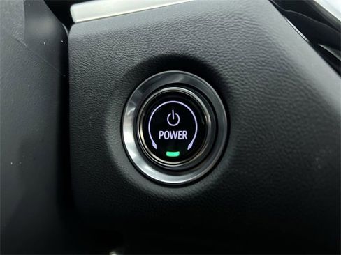 Used 2025 Cadillac Lyriq Luxury image 17