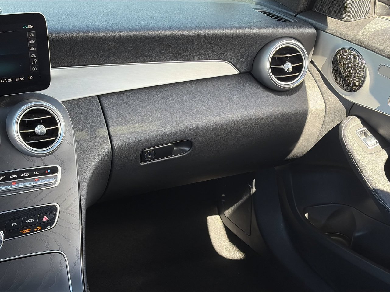 Used 2021 Mercedes-Benz C 300 Sedan image 15