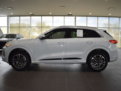 Used 2025 Audi Q5 Premium AWD/4WD image 7