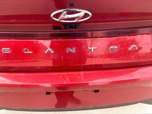 Used 2023 Hyundai Elantra SEL w/ Convenience Package FWD image 10