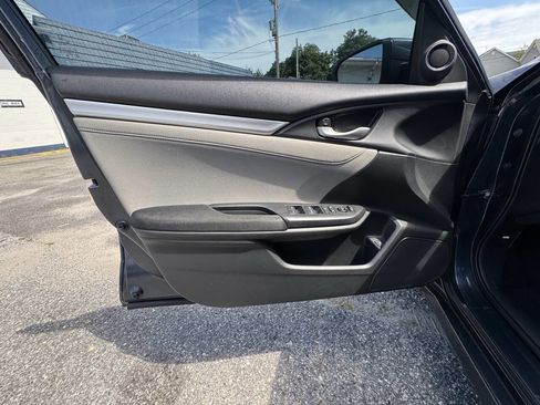 Used 2019 Honda Civic EX image 22