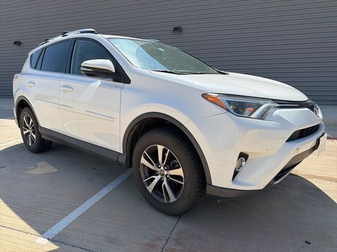 Used 2016 Toyota RAV4 XLE FWD image 1
