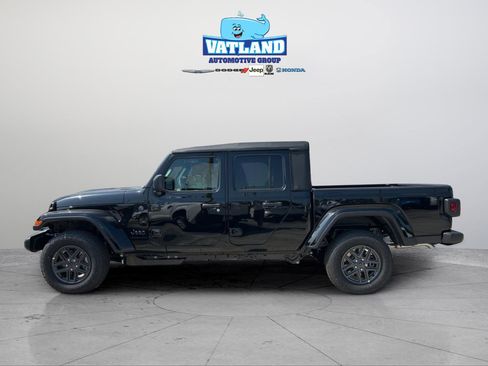 New 2026 Jeep Gladiator Sport AWD/4WD image 2