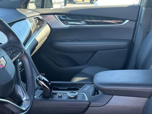 Used 2023 Cadillac XT6 Premium Luxury AWD/4WD image 12