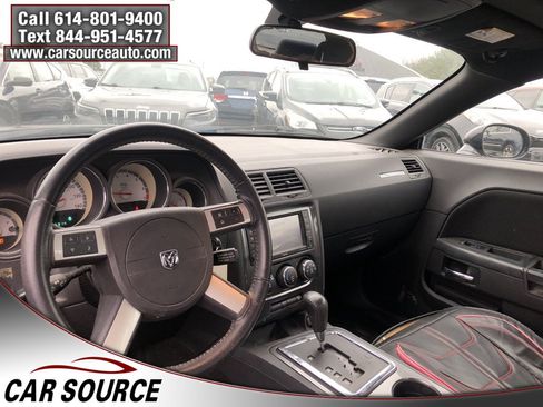 Used 2010 Dodge Challenger SE image 10