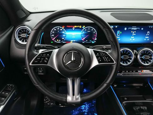 Used 2024 Mercedes-Benz GLB 250 image 14