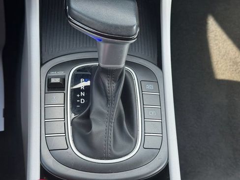 Used 2025 Hyundai Kona SEL AWD/4WD image 37