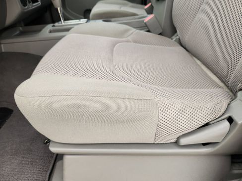 Used 2019 Nissan Frontier SV image 26