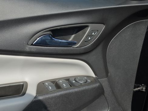 Certified 2023 Chevrolet Equinox LS FWD image 16