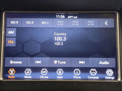 Used 2018 Jeep Grand Cherokee Laredo RWD image 25