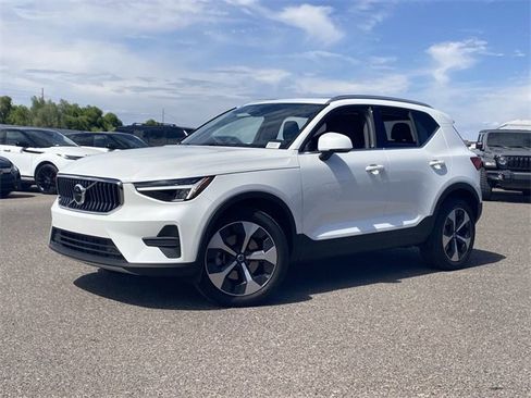 New 2025 Volvo XC40 B5 Core w/ Protection Package Premier image 2