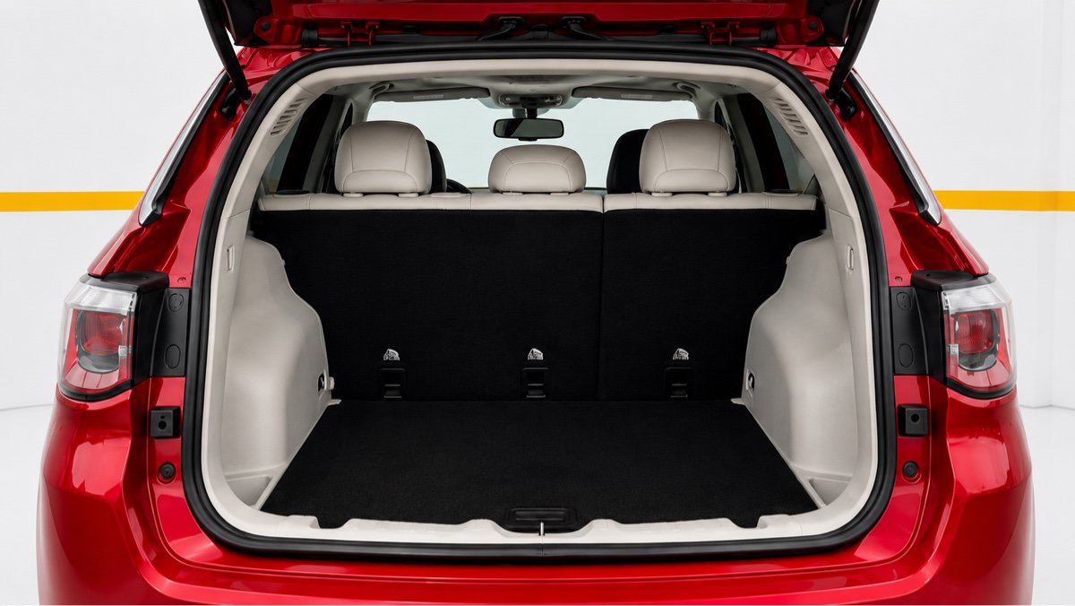 Used 2018 Jeep Compass Latitude FWD image 18