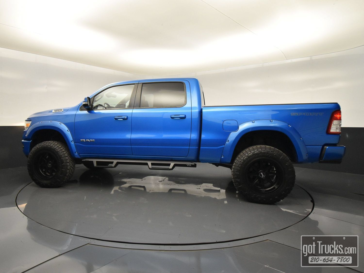 Used 2021 RAM 1500 Big Horn AWD/4WD image 3