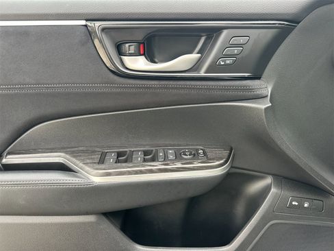 Used 2018 Honda Clarity Touring image 11