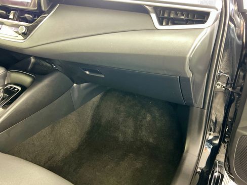 Used 2025 Toyota Corolla LE image 35