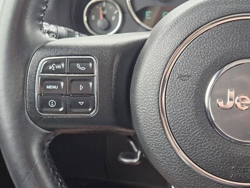 Used 2018 Jeep Wrangler Unlimited Sahara w/ Connectivity Group AWD/4WD image 24