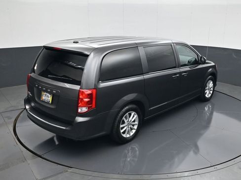 Used 2020 Dodge Grand Caravan SE image 18