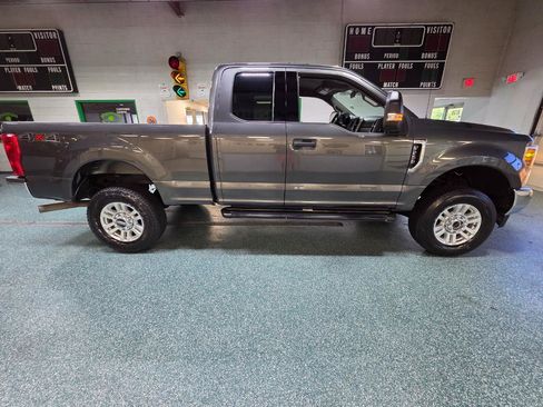 Used 2018 Ford F250 XLT w/ XLT Value Package AWD/4WD image 12