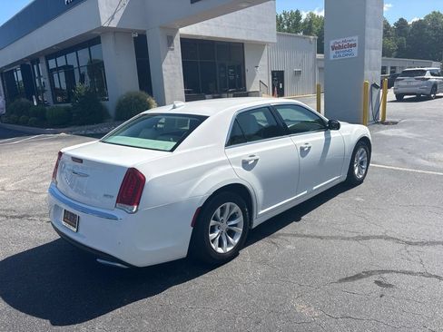 Used 2015 Chrysler 300 Limited w/ Driver Convenience Group RWD image 3