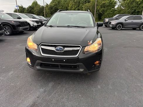 Used 2017 Subaru Crosstrek 2.0i Premium w/ Moonroof Package AWD/4WD image 2