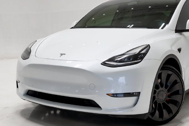 Used 2022 Tesla Model Y Performance AWD/4WD image 2
