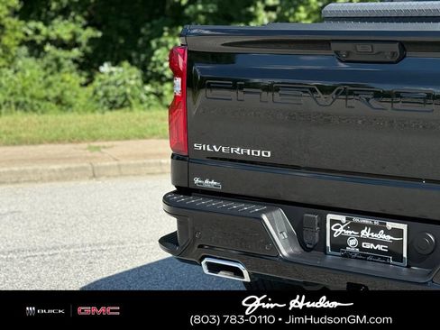 Certified 2025 Chevrolet Silverado 1500 High Country w/ High Country Premium Package AWD/4WD image 17