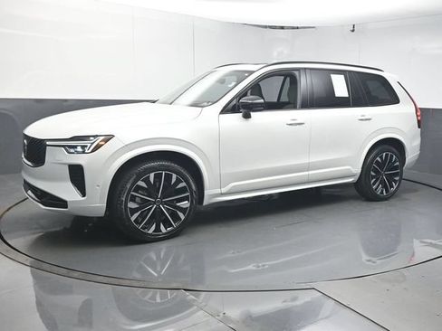Certified 2026 Volvo XC90 B6 Ultra w/ Protection Package Premier AWD/4WD image 4