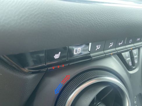 Used 2024 Chevrolet Blazer LT FWD image 28