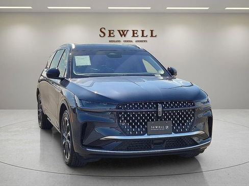 Used 2024 Lincoln Nautilus Reserve w/ Equipment Group 202A AWD/4WD image 7