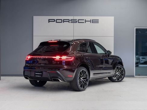 Certified 2026 Porsche Macan AWD/4WD image 7