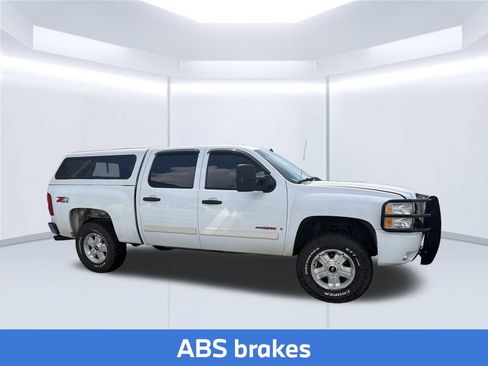 Used 2007 Chevrolet Silverado 1500 LT w/ 2LT Audio Package AWD/4WD image 12