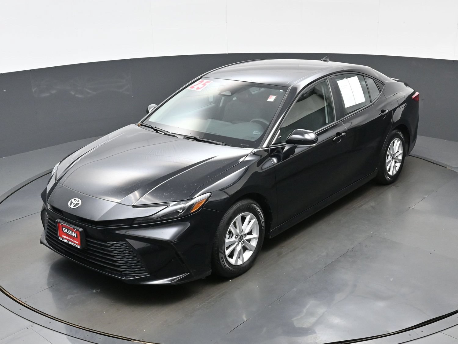 Used 2025 Toyota Camry LE FWD image 36