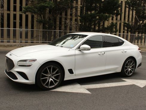 Used 2023 Genesis G70 2.0T AWD/4WD image 13