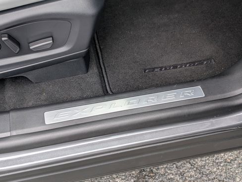 New 2026 Ford Explorer Platinum w/ LUX Leather Package image 6