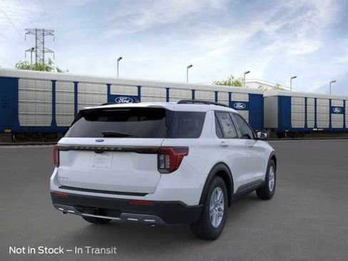 New 2026 Ford Explorer Active RWD image 8