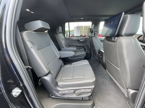 Certified 2025 Chevrolet Suburban Premier AWD/4WD image 28