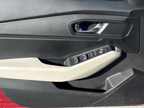 Used 2023 Honda Accord EX image 17