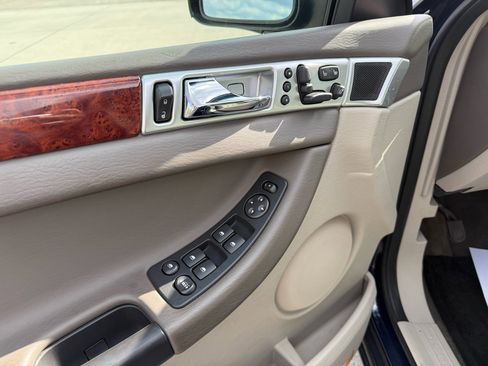 Used 2004 Chrysler Pacifica 2WD image 14