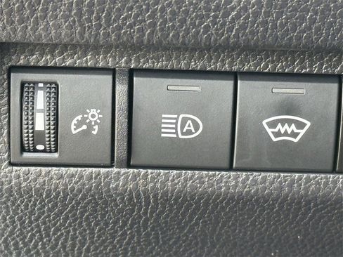 Used 2025 Toyota RAV4 XLE image 26