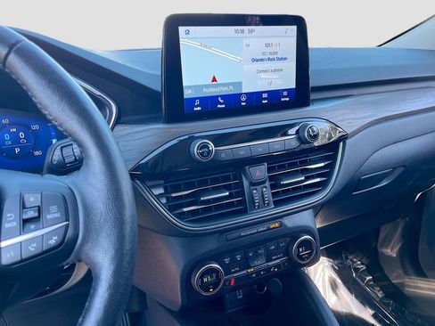 Used 2020 Ford Escape Titanium image 15