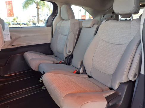 Certified 2024 Toyota Sienna LE image 20